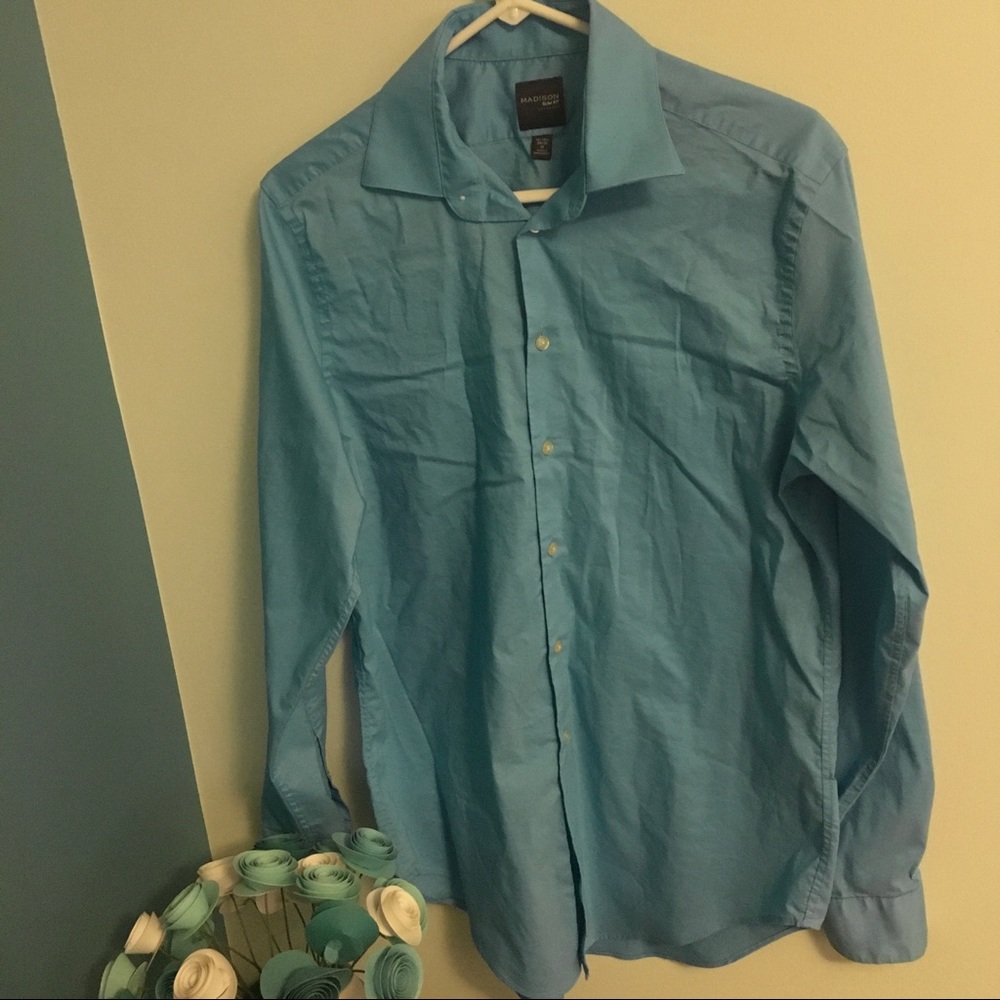 Madison slim fit button down shirt medium 34/35